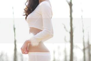 AISS爱丝(黄金版) – 滑板少女图集，让我思考：我和滑板就差一个索菲的搭配了。