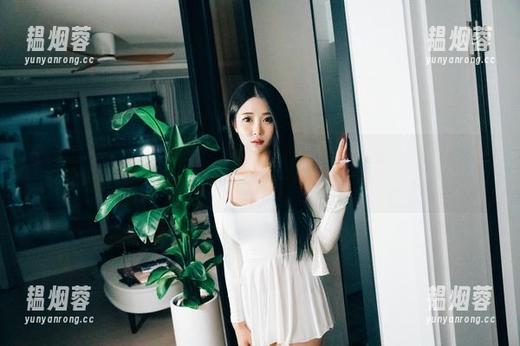 这高清壁纸上的Bomi(普美)花嫁，太有她的味道，想必有很多人会为她捧场吧。