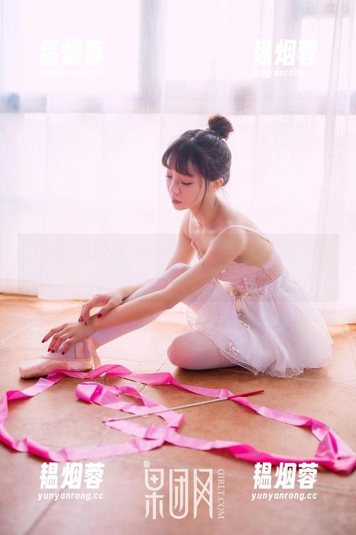 GIRLT果团网-黄歆苑 GIRLT果团网 - 这是黄歆苑的裸足合集,谁还敢说光脚丫不能撩?