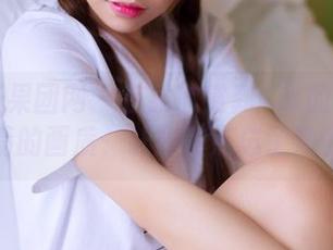 GIRLT果团网 – 在线欣赏龚玥菲的连衣裙，高清的画质，让我差点忘了她的颜。