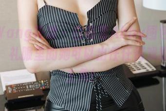HuaYang花漾 – 白茹雪Abby图包暖心更新，礼服里的她可以出任任何戏剧的女主角！
