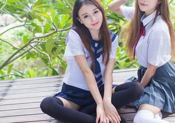 IMiss爱蜜社 – 在小九月最新的厨娘作品集中，食物和姿态同样吸引，真是挑剔不起来。
