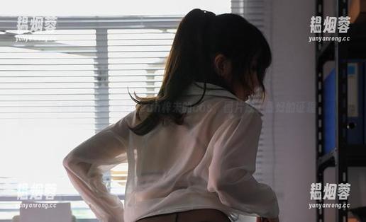 当教室的禁忌遇上Leah梓未的cos，图片成了最好的证据