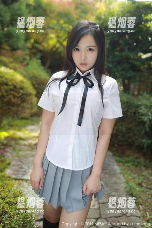 MFStar模范学院-Ellie艾栗栗 MFStar模范学院 - “Ellie艾栗栗”的原图真的很值得,没有套路,只有一款动人的女孩姿态。