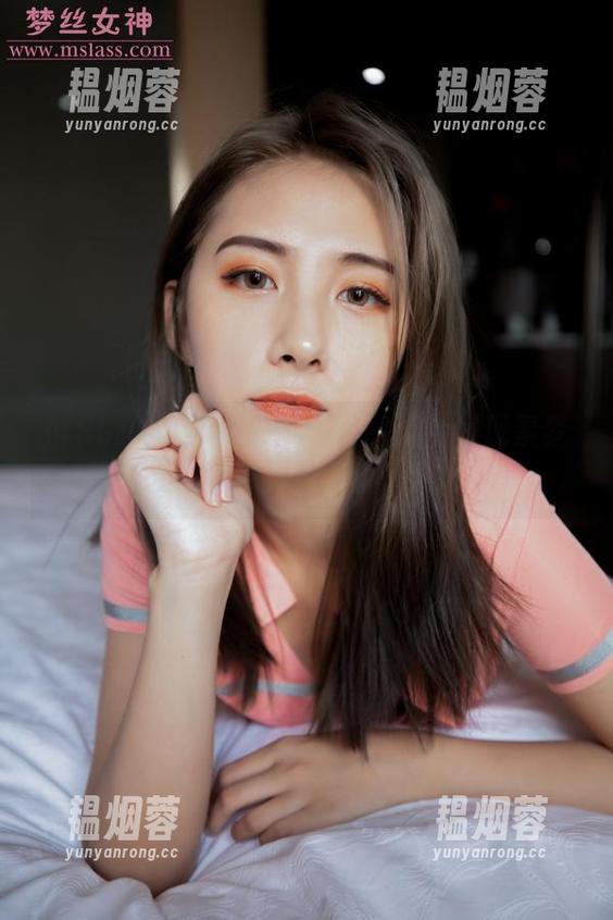 MSLASS梦丝女神 - 在阁楼上发现素梦的丝袜福利，值了！