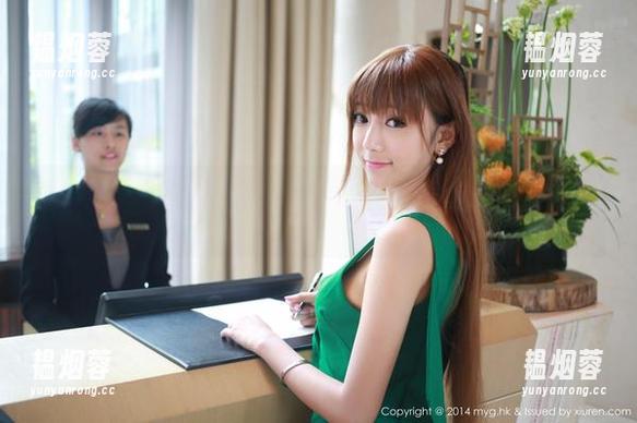 MyGirl美媛馆 - 无圣光的杨晓青儿，礼服下的真实竟然是这样！