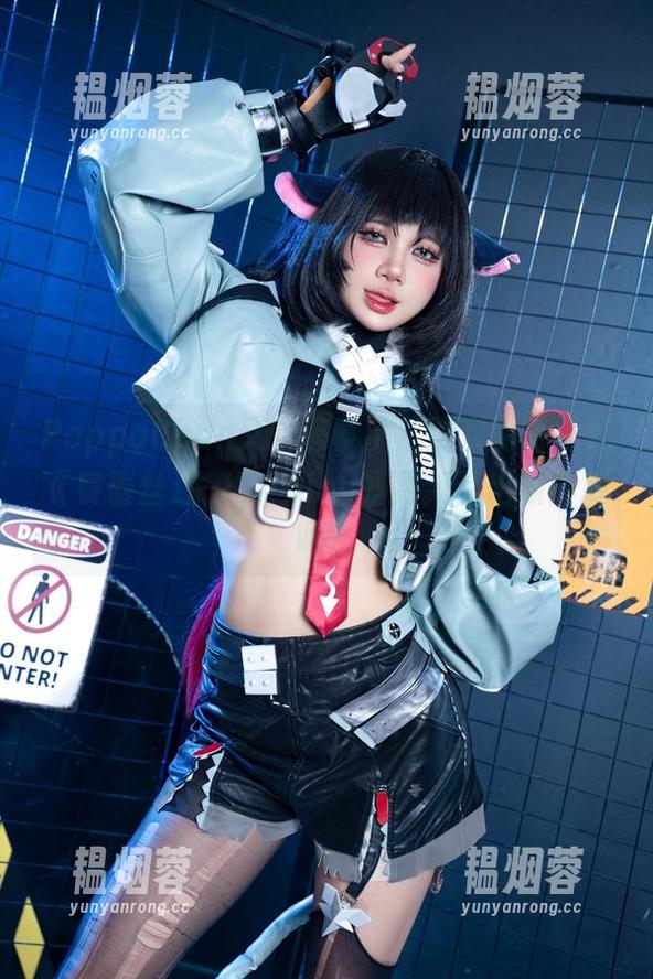 PoppaChan PoppaChan又来搞事了!这次的写真集《赛蕾丝汀–Kuroinu》更新飞出新高度吗?