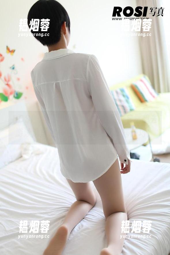 ROSI-小莉 ROSI - 看了小莉的泳衣套图,突然想去游泳池里泡一泡,分享点儿穿搭技巧!