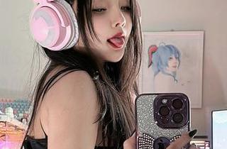 怀疑这张SayoMomo可爱图片的下载量，恐怕身边的小动物都会嫉妒！抓紧下载吧！