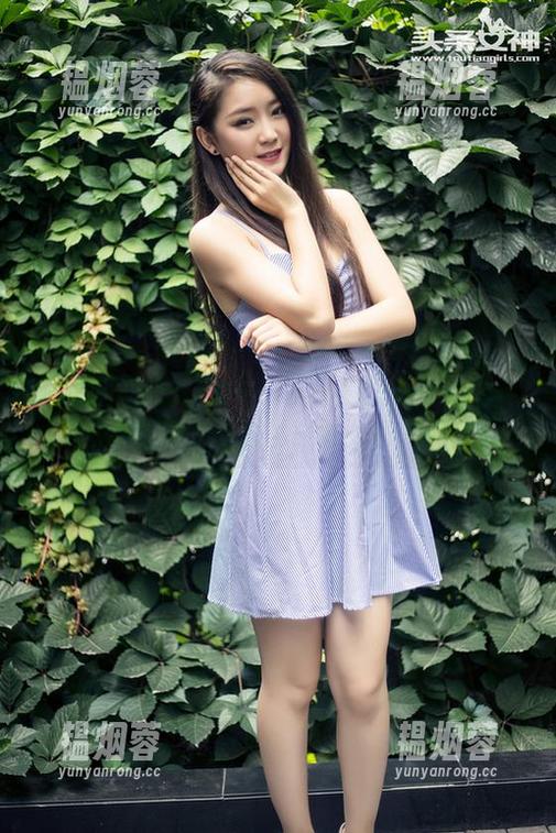 TouTiao头条女神 - 美图抓拍：刘瑾希与那条丝袜的微妙关系