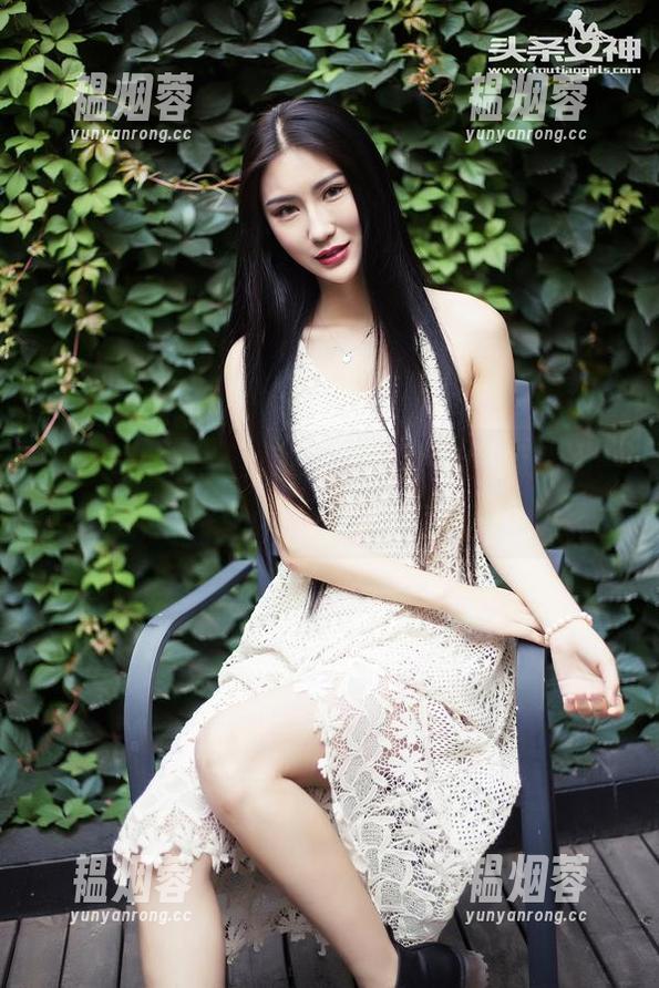 TouTiao头条女神 - 当肉丝遇上申美嫣，图集里的’不正经’时刻