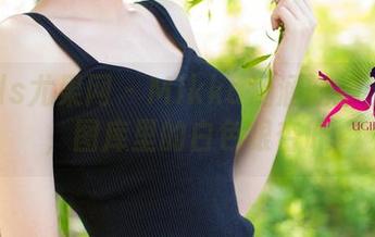 UGirls尤果网 – Mikka涵涵的护士日常，图库里的白色银杏叶