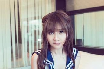 UGirls尤果网 – 随风摇曳，才可儿的吊带美图私房