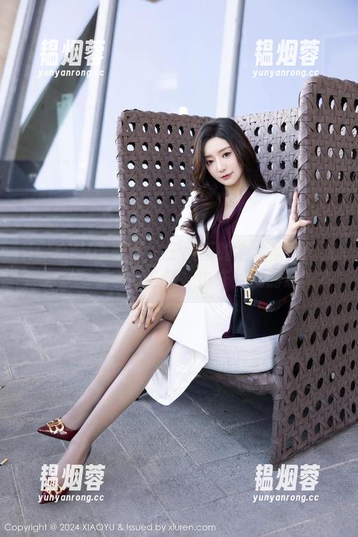 XIAOYU语画界 - 王薇薇的全套黑丝图集：有些图看着有些烧，也许是我的想象？