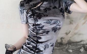 Xiuren秀人网 – Laura苏雨彤与泳装：原图在水边漫游的轻松时光，突然想吃冰淇淋了！