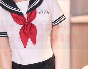 Xiuren秀人网 – 容容容Alice的海边大作，分享真正的‘滨海组合’！