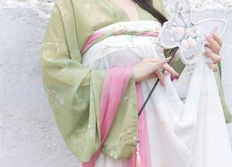 Xiuren秀人网 – 糯美子mini出击！最新女仆制服图包让大家都想扫除一下！