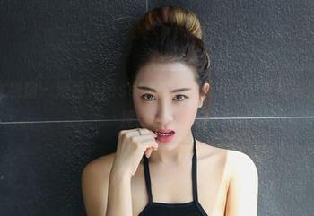 YouWu尤物馆 – 婕西儿jessie的职业装在线：看她如何在正装中摇曳生姿！