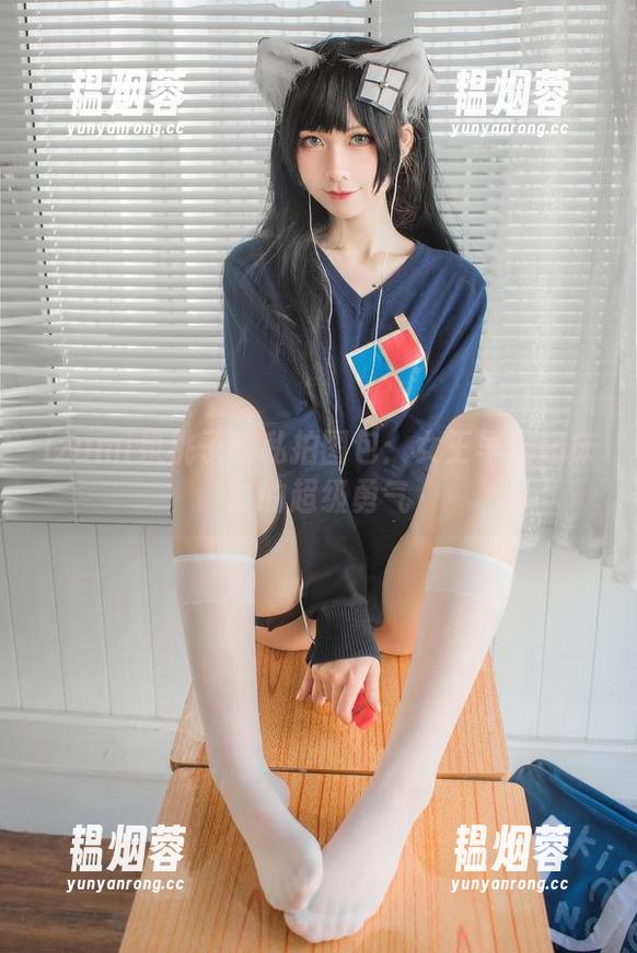 izumi泉桃子 izumi泉桃子的私拍图包:女王早晨起床时的超级勇气