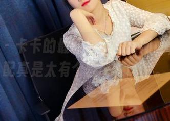pans – 卡卡的最新泳衣图片问世，这搭配真是太有个性了，哈哈。