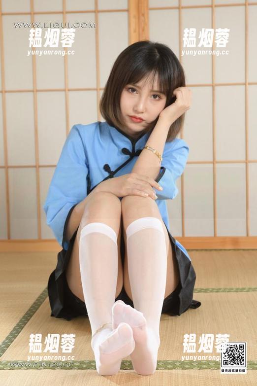 丽柜-安安 丽柜 - 安安的写真集,这套装透着股别样的闲适,让我琢磨单品搭配合不合法?