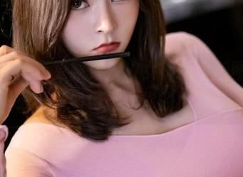 丽柜 – 疯狂更新！汐汐女神的最新图集，快来看她如何撼动你的小心脏。