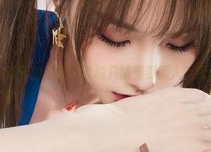 丽柜 – 看完菲菲的美图，谁说只能羡慕别人？我也想自拍。
