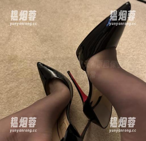 微密圈 - 谁说壁纸不能聊天？原图保守的二舅妈的自拍日常