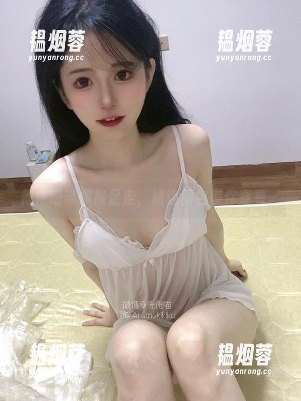 倦倦喵 倦倦喵带你裸足走,精选图包等你查看。