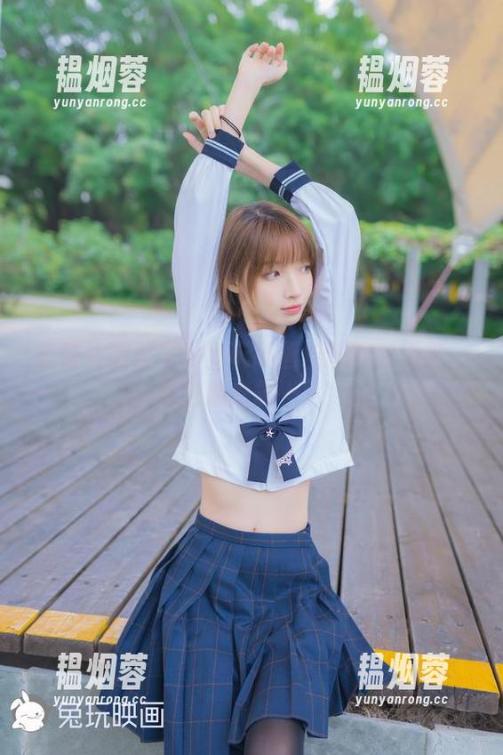 蓝色礼服引发的兔玩映画最新图册思考：我也想光辉一下！