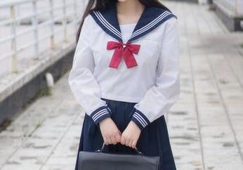 这冬天没什么能比兔玩映画的黑丝JK裙更值得做壁纸的了吧，肯定颜值在线！