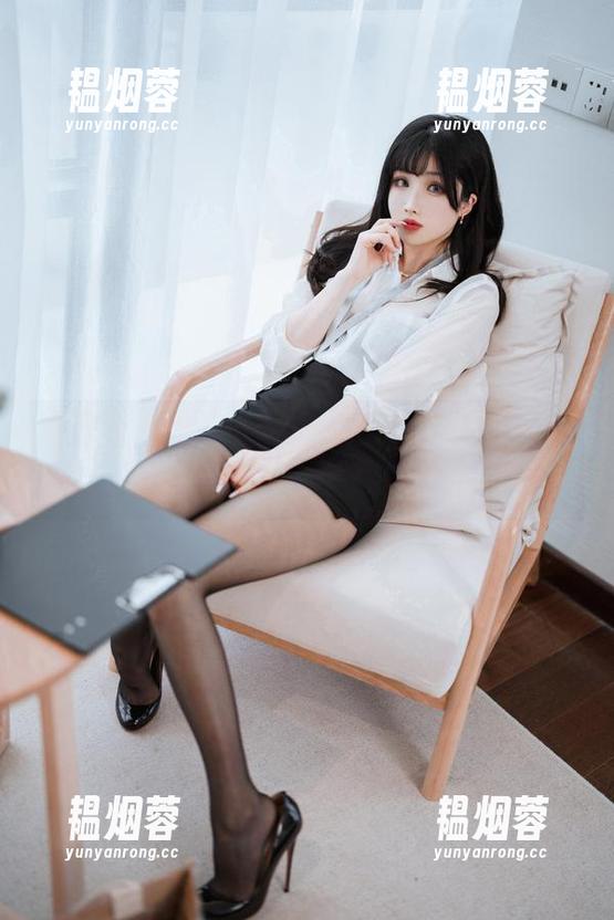 给你看个饱，凉凉子rioko的私拍图包：她是怎么“信手拈来”这套麋鹿装的！