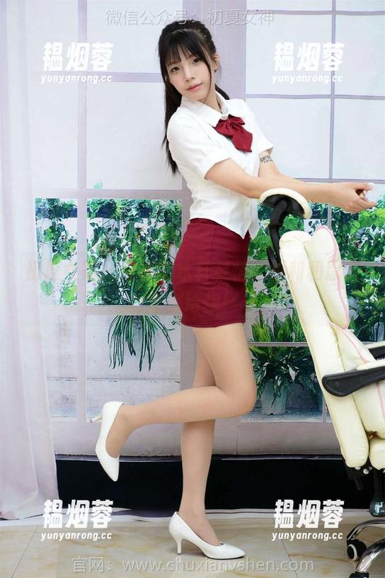 初夏女神-柒柒 初夏女神 - 柒柒的水样柔情,福利和原图全都给你!