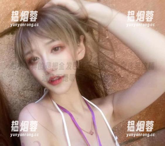 啾小妍真的是把金发芭比玩得太溜，图库里这精选是不是吸引力满满的呢？