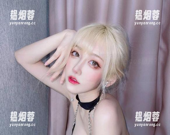 啾小妍的天台，“我为什么会如此沉迷这组cos图片？”