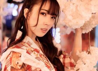 嗲囡囡 – 伍月yuer的高跟鞋美图合集，走路都要小心翼翼，不然可能会摔得漂亮！