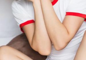 头条女神 – 刘雨露版透明画报：精选图片直击我的人间迷思，有种干脆利落的直觉！