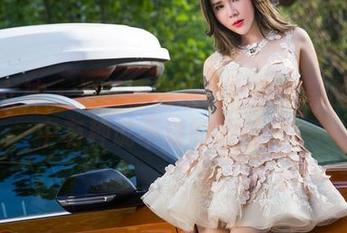 头条女神 – 裸足福利来啦！李由美的图集中有种说不清的吸引力。