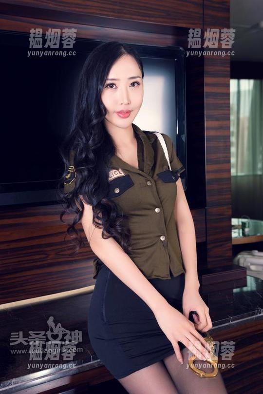 头条女神-莫晓希 头条女神 - 最新图册欣赏,莫晓希从不缺少“粉色”,但每次都有新的火花,不容错过哦!