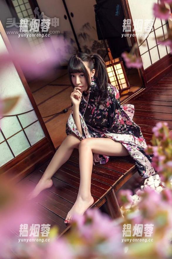 头条女神-语溪 头条女神 - 图片中的语溪女仆,果然宠萌到无法自拔。