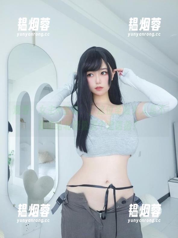 观看‘女主K圣诞’，这位圣诞女人是不是该给北极熊发个邀请函？
