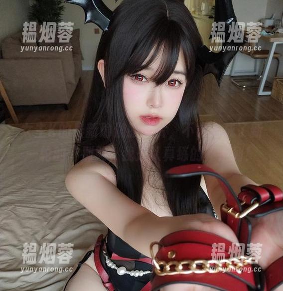 女主K 女主K的最新瑜伽服照片,不小心成了新一轮的“别哭,我是认真练的”系列!