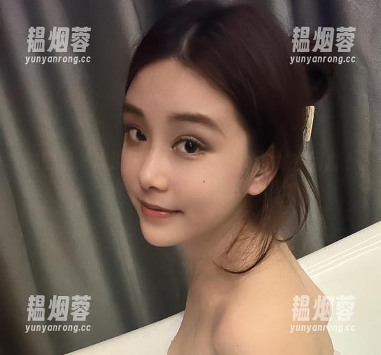 微密圈 - 谁说厨娘只能做饭？奶雯她在网盘上展示了不一样的姿态!