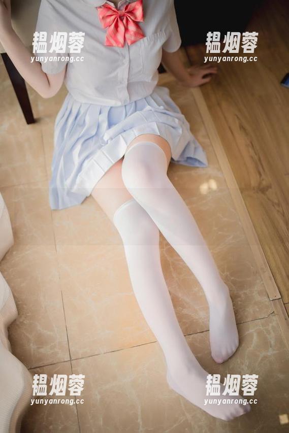 宅夏yoko 宅夏yoko的毛衣写真合集:显瘦又不好脱,尽量只看外表