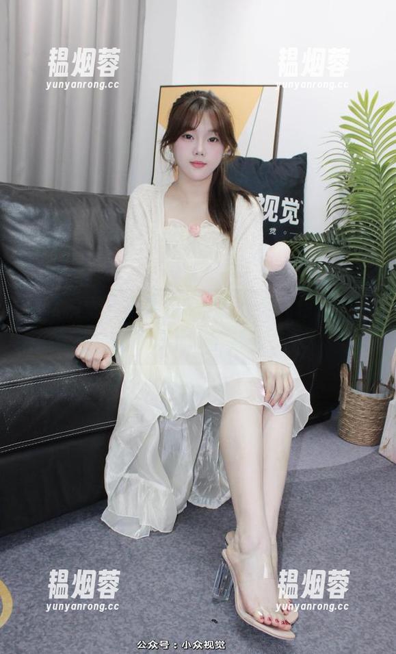 小众视觉-小薯条 小众视觉 - 小薯条的全套丝袜图包,一边看一边想:是该煮薯条了不?