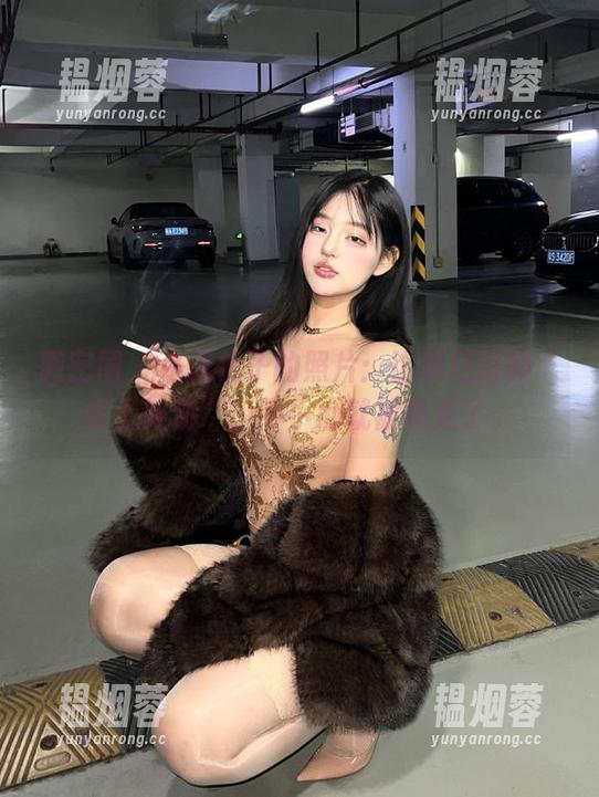 微密圈 - 小优优子的照片：比基尼版的“水上舞动”，不小心就被吸走了。