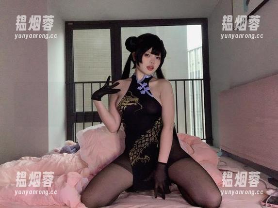 小瑶幺幺的作品集神奇地让人有种恍惚，这八重巫女和资源之间默默的什么事儿？