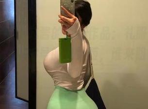 微密圈 – 小芯酱的最新作品：礼服，上身感觉就是488号的精灵版，谁来阻止我打卡？