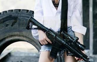 尤果网 – 白丝写真中的霓梓心，让我想为衣橱里的旧衣服感到惭愧！