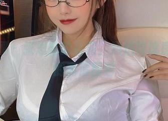微密圈 – 张思允的暴露，烈焰玫瑰房车下的高清图包